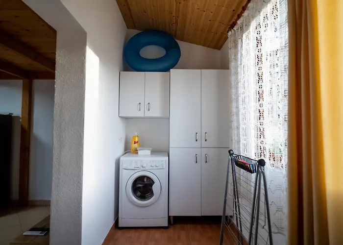 Natural Zogaj بيت للعطل شكودر